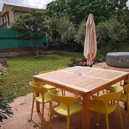 Avec Jardin Villa *